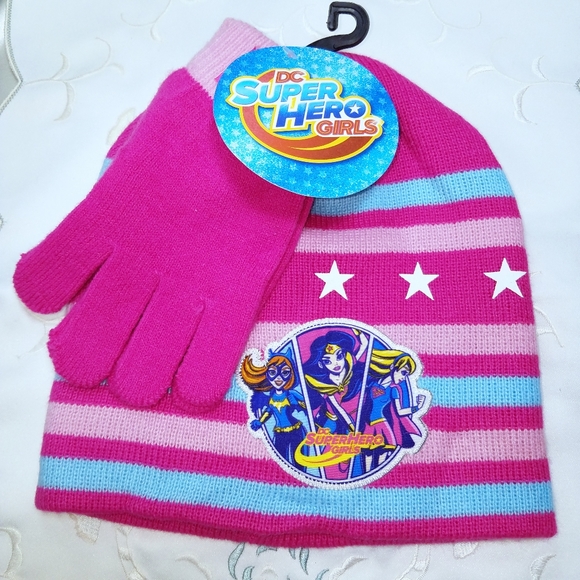 Kids DC Super Hero Girls Hat & Mittens Set NWT - Picture 1 of 2